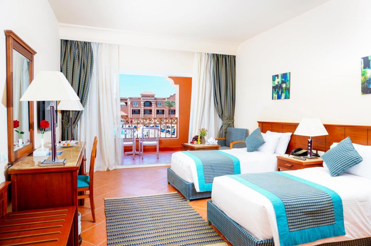 Charmillion Club Aquapark Hotel Sharm El Sheikk Exterior foto A room at the hotel