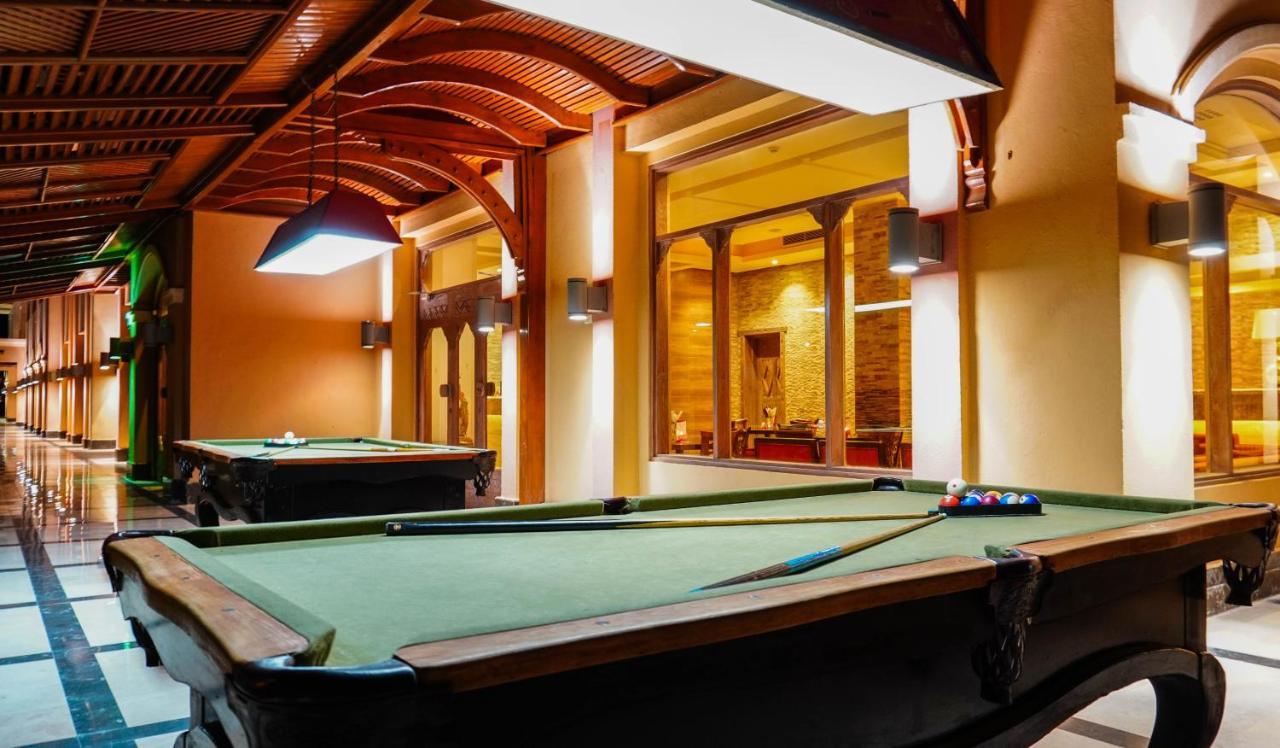 Charmillion Club Aquapark Hotel Sharm El Sheikk Exterior foto The pool table at the hotel