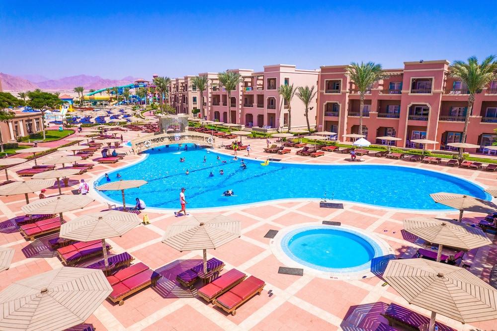Charmillion Club Aquapark Hotel Sharm El Sheikk Exterior foto A resort in Sharm El Sheikh