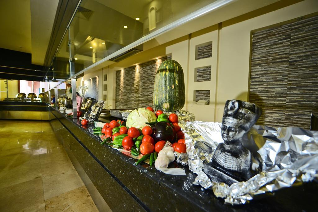 Charmillion Club Aquapark Hotel Sharm El Sheikk Exterior foto A salad bar